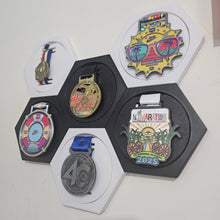 Cargar imagen en el visor de la galería, Exhibidor de medallas - Hexágono