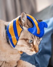 Cargar imagen en el visor de la galería, Gato Faraón - Disfraz para Gato, gato usando el disfraz
